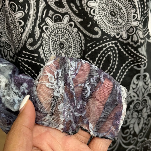 Plus size bejeweled shirt - Picture 4 of 5